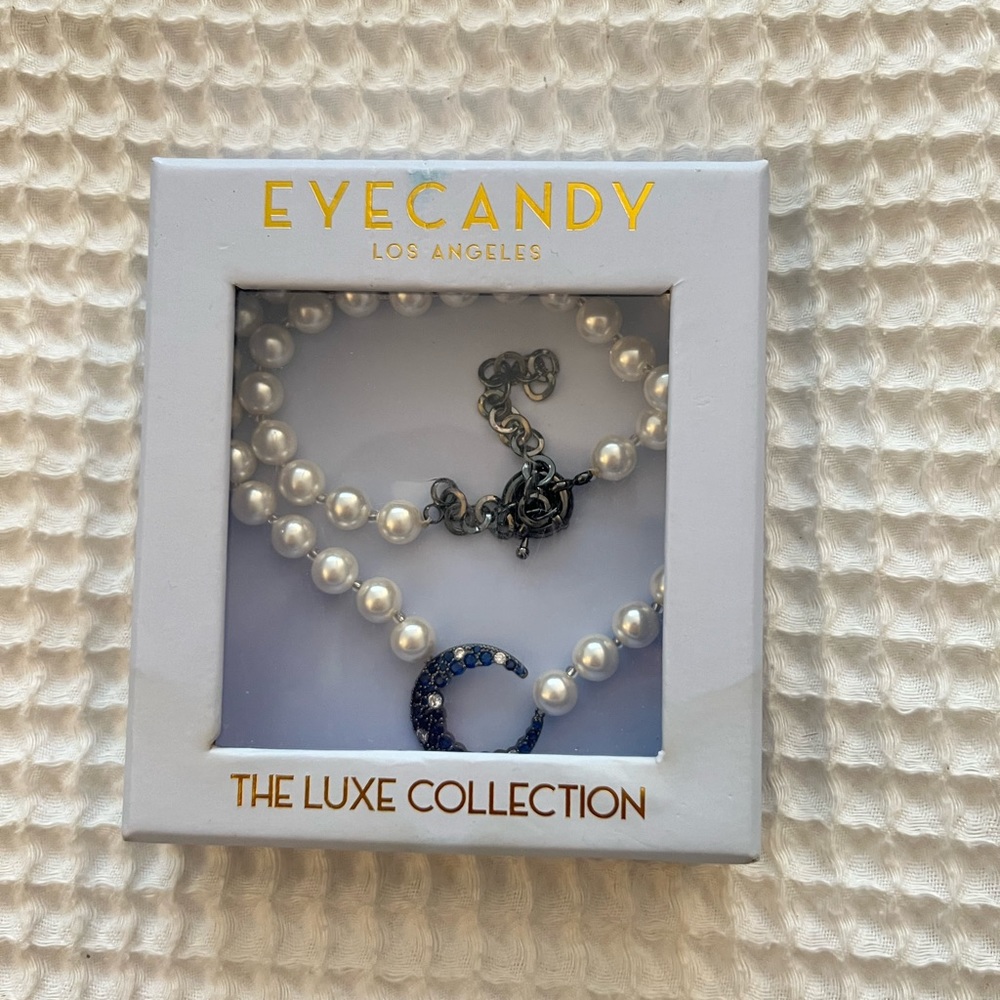 Eye Candy Pearl Necklace